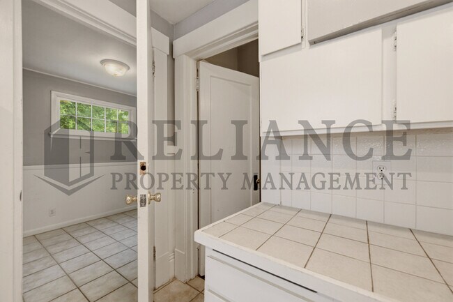 Building Photo - 111 N Clifton Ave