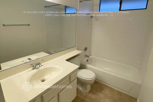 Building Photo - 1225 Rio Cresta Way