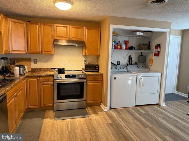 Primary Photo - 310 Ridge Ave