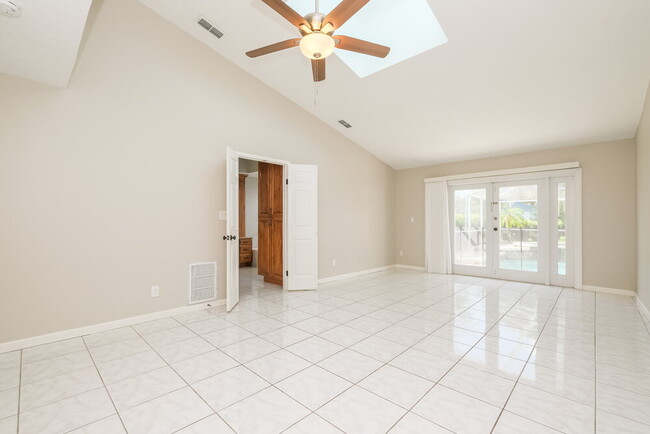 Building Photo - 8807 Wellesly Ct