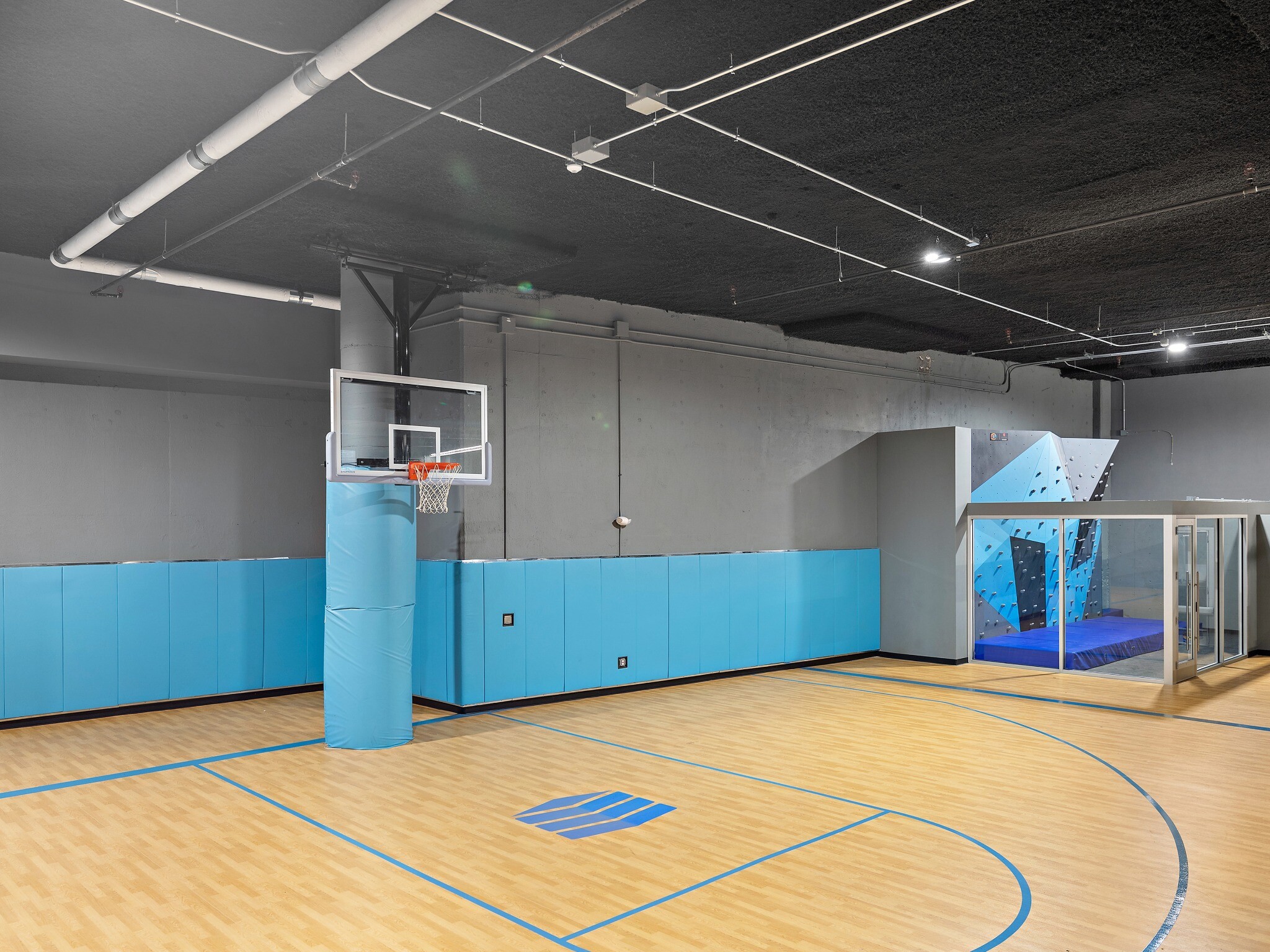 Indoor Sport Court - Flashcube Apartments
