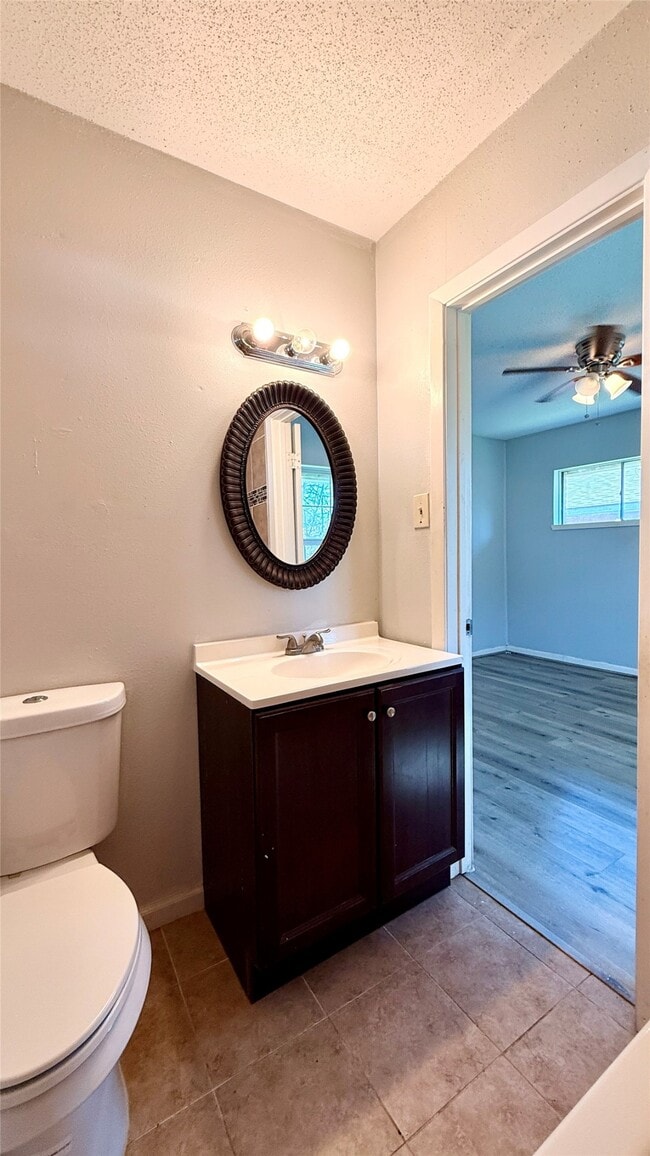 Building Photo - 10502 Ambursen St