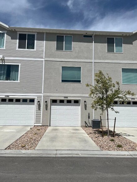 Building Photo - 1087 Waterway Ln