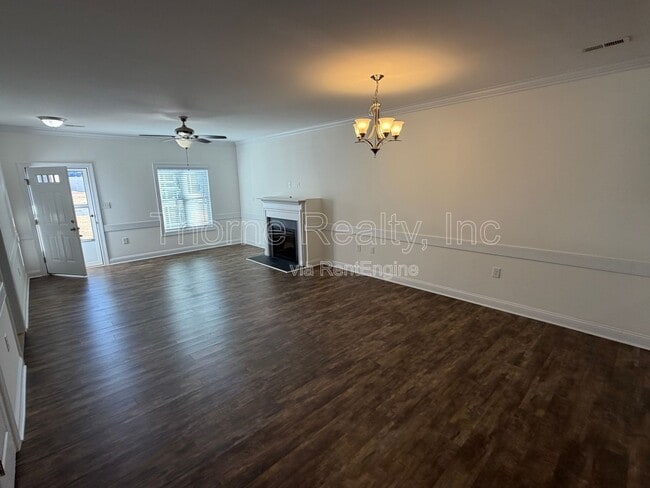 Building Photo - 220 Braylock Dr