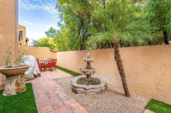 Building Photo - 8602 E Vista Del Lago