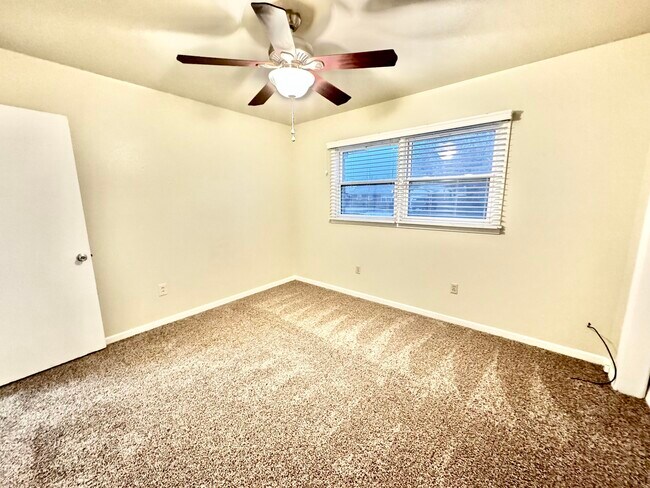 Building Photo - 3008 57th St