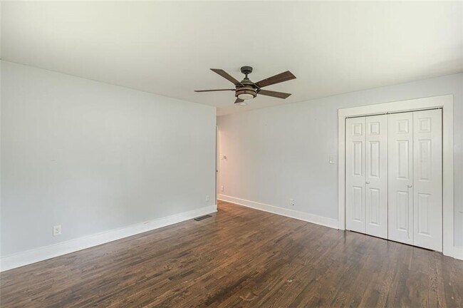 Building Photo - 2314 Bryant Dr