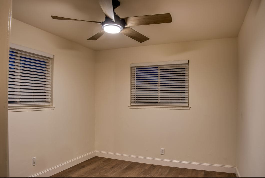 Building Photo - 1009 E Alexander Ave