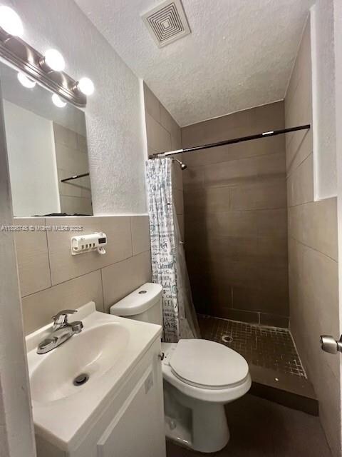 Building Photo - 805 NE 134th St