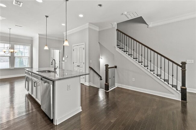 Building Photo - 4435 Donahue Ave