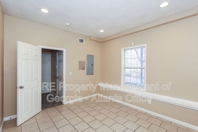 Building Photo - 145 Shady Ln