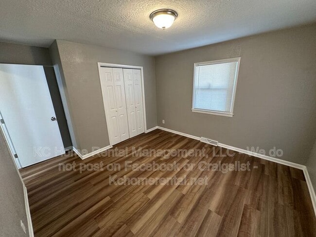 Building Photo - 515 S Forest Ave