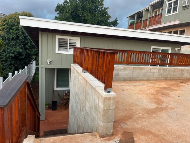 Building Photo - 99 Aiea Heights Dr