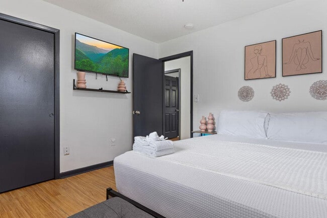 Building Photo - 400 Allensville Rd