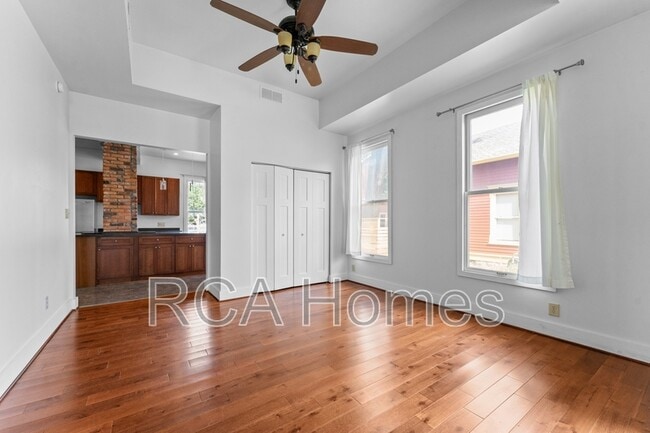 Building Photo - 1006 Lexington Ave