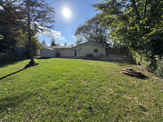 Building Photo - 7101 Longmeadow Ln