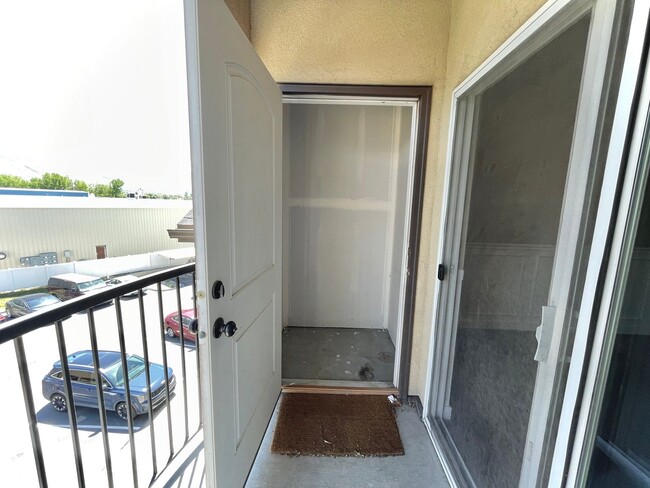 Building Photo - Pleasant Grove Condo Available Now!