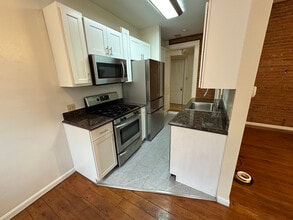 Building Photo - 10 W Hollister St