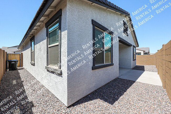 Building Photo - 4841 S Carver-