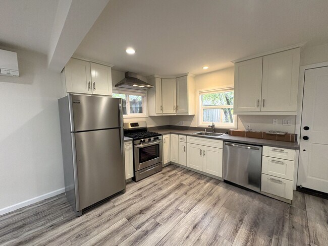 Building Photo - Exceptional Estate with Main Residence, Two ADUs & Office