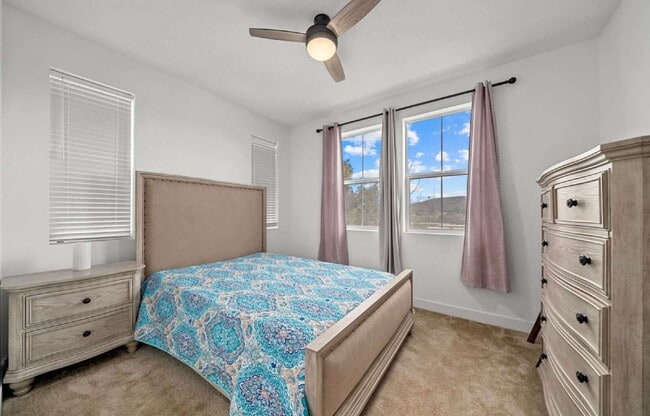 Building Photo - $4,300 - 3 Bed/ 3 Bath Modern Townhome with Loft in Santee
