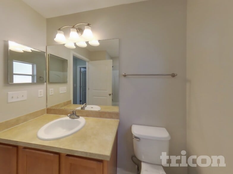 Building Photo - 9250 Spider Lily Ln