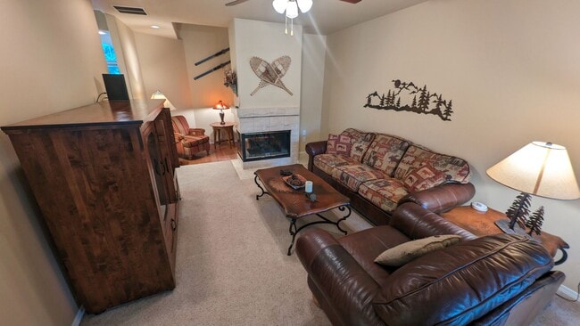 Building Photo - Furnished Sunriver 3 Bedroom Home Availabl...