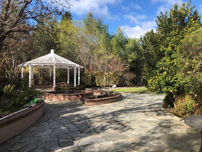 Building Photo - 12393 Beauchamps Ln