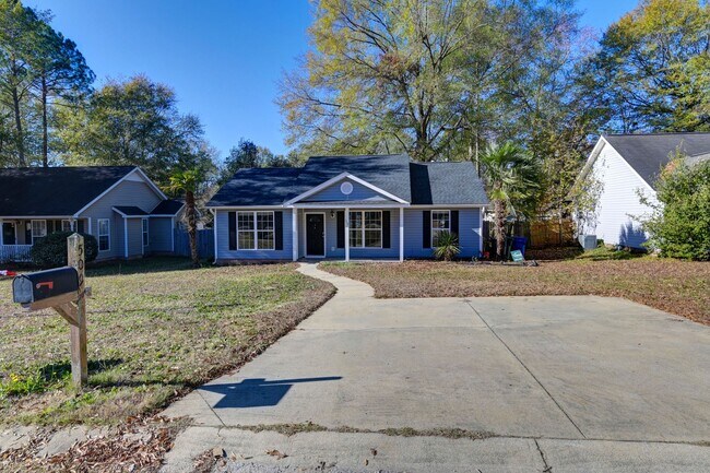 Building Photo - Beautifully Updated 3BR Home Minutes from Fort Jackson, VA Hospital & I-77