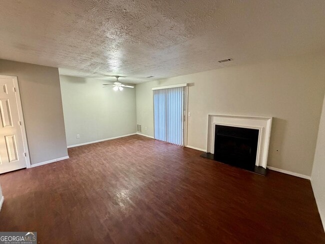 Building Photo - 2939 Aspen Woods Entry