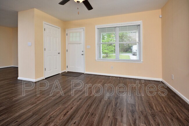 Building Photo - 2408 Francis St