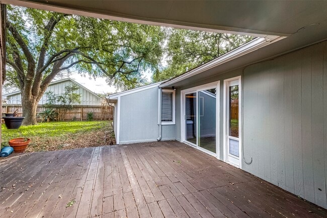 Building Photo - 7810 Locke Ln