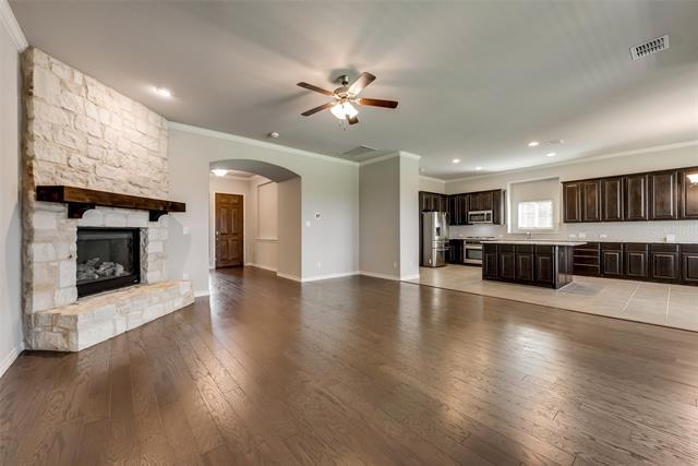 Building Photo - 9408 Lakeway Dr