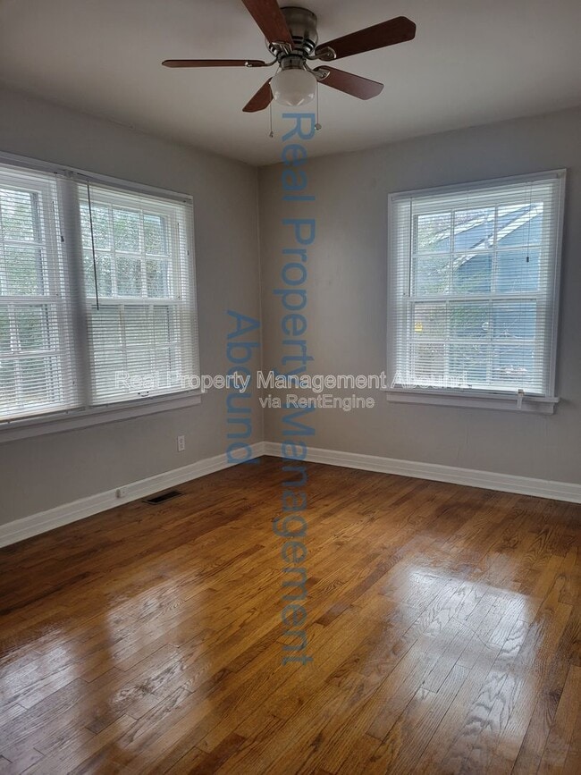 Building Photo - 1415 S New Haven Ave