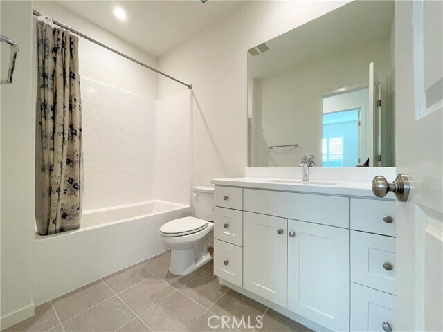 Building Photo - 119 Messenger