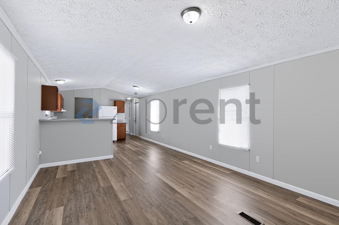 Building Photo - Unit 303