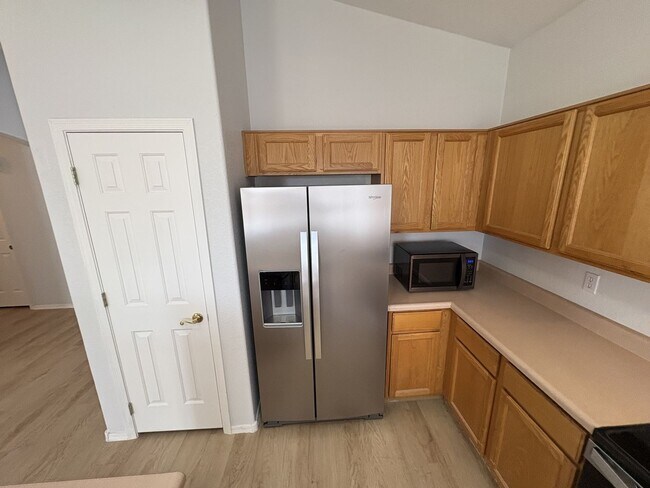 Building Photo - Sunrise & Sabino Canyon Four Bedroom Rental