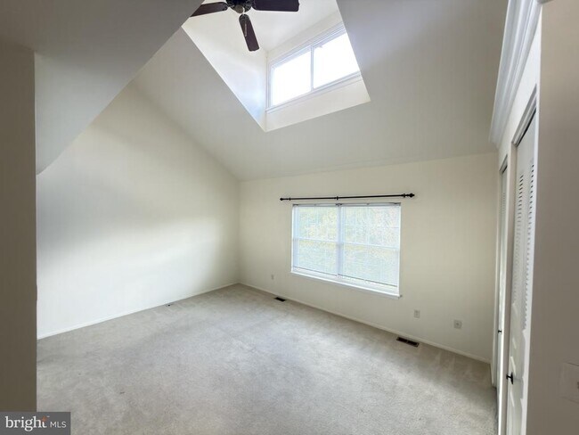 Building Photo - 23 Valley Crossing Cir