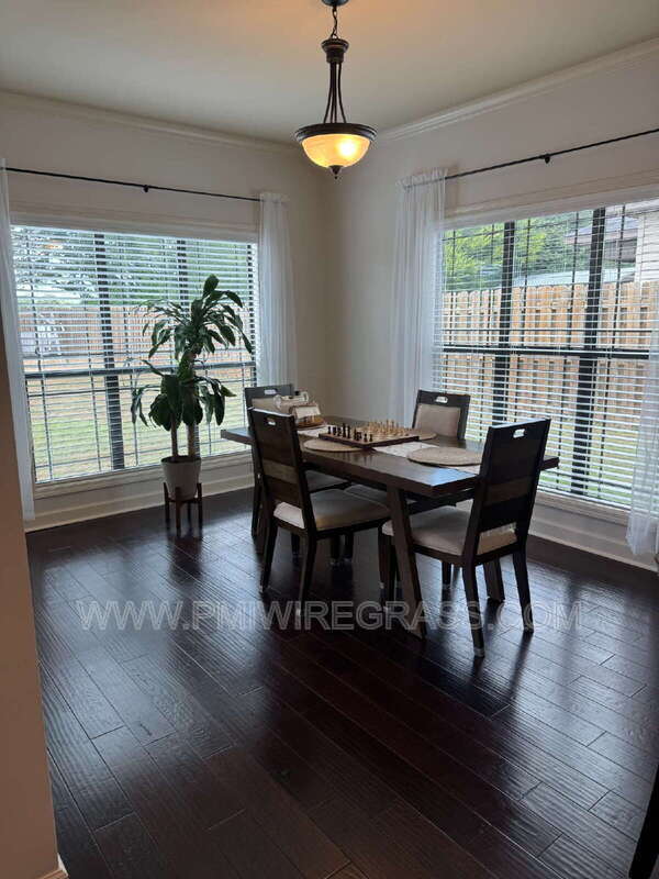 Building Photo - 303 Ponderosa Dr