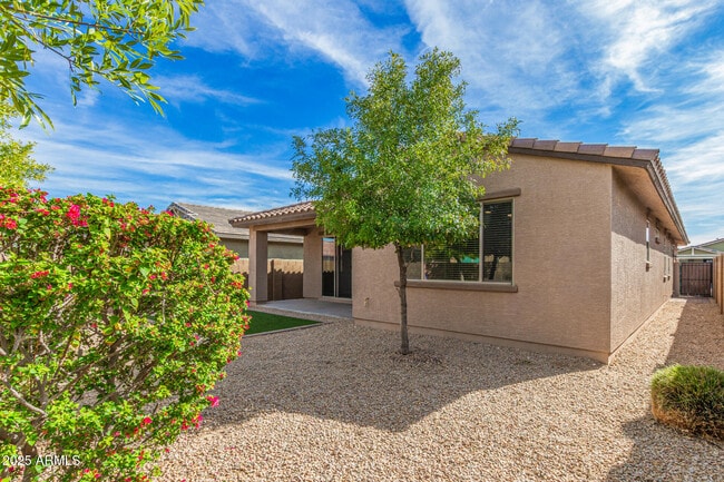 Building Photo - 19874 W Devonshire Ave