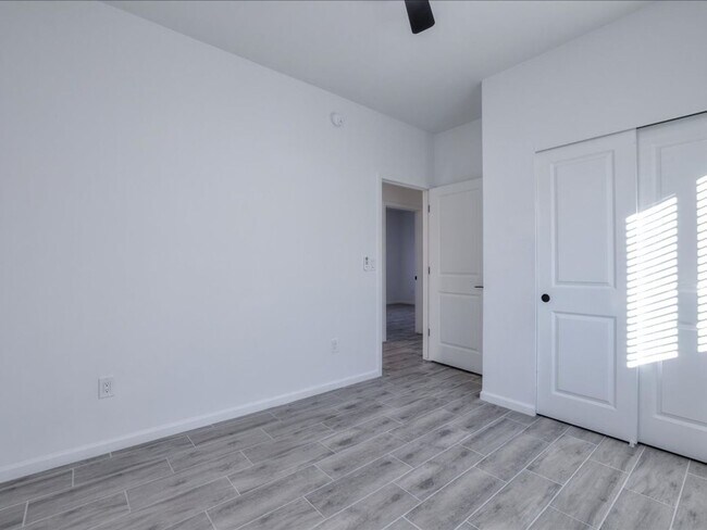 Building Photo - 1603 S Van Buren Ave