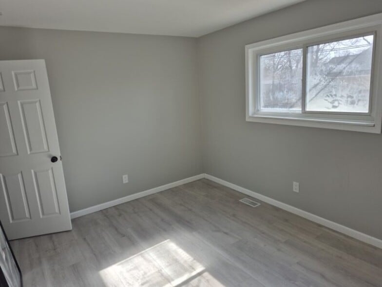 Building Photo - 35047 Harroun St