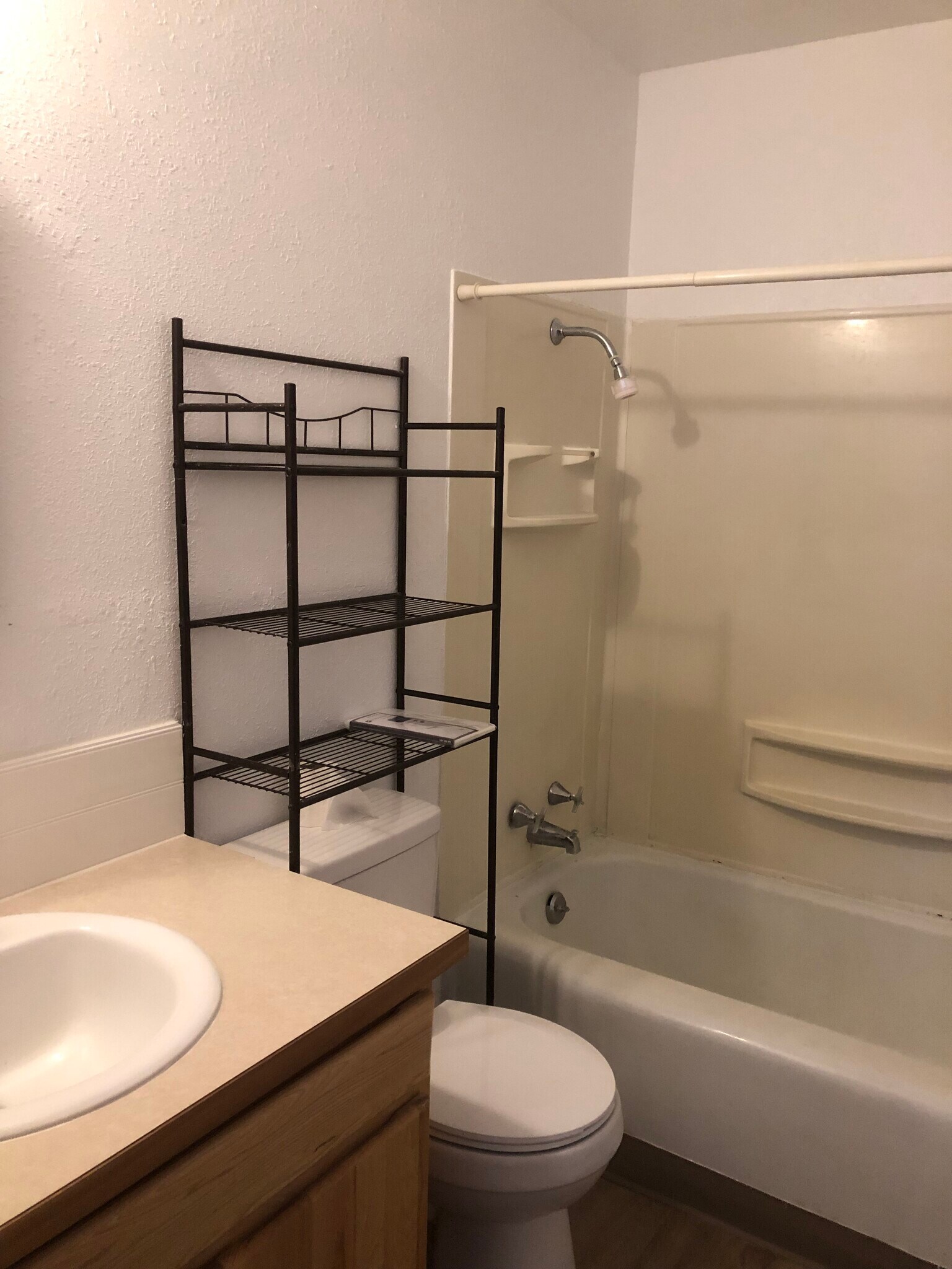 Building Photo - 703 S 9th Ave