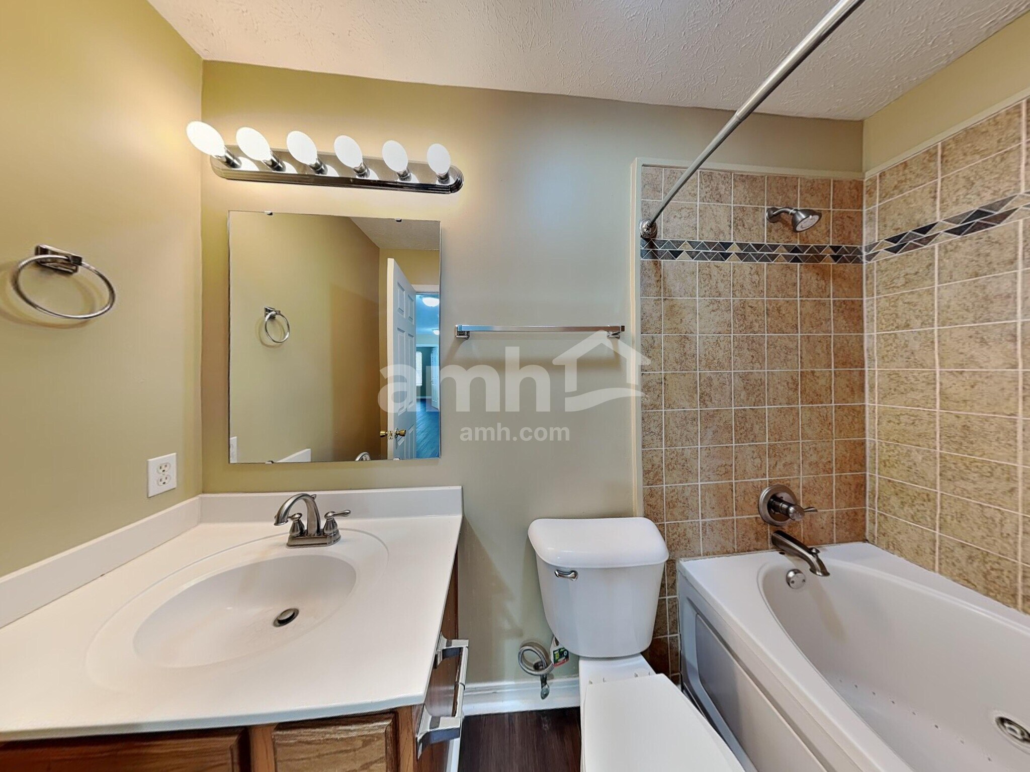 Building Photo - 2493 Monarchy Ln