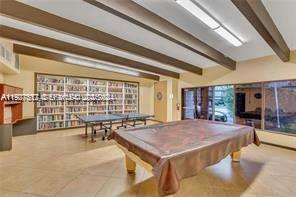 Building Photo - 3401 N Country Club Dr