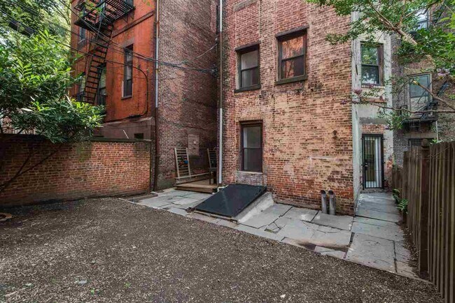 Building Photo - 465 Jersey Ave