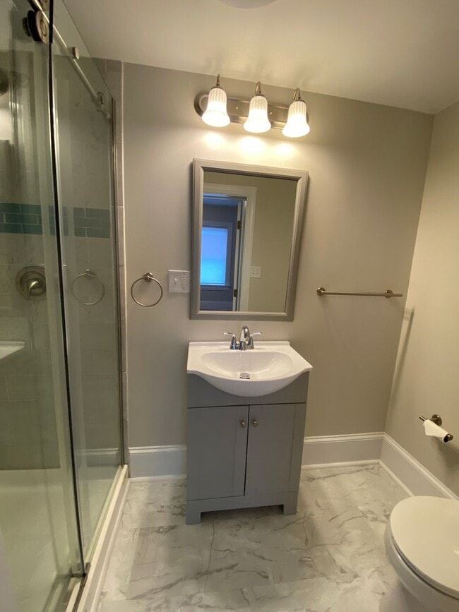 Building Photo - Wonderful newly remodeled 3 BR 2 BA  Home