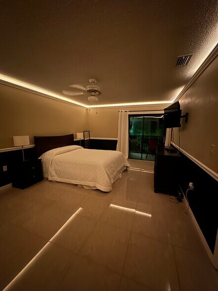 Building Photo - 5807 N Atlantic Ave