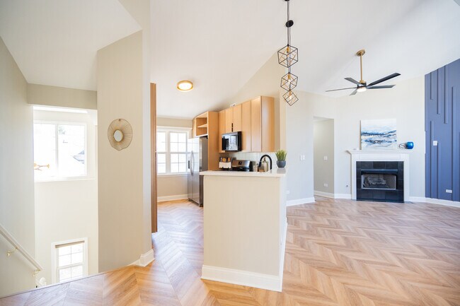 Building Photo - 2835 Rutland Cir