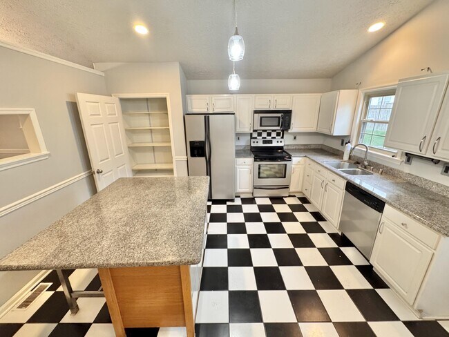 Building Photo - 628 Smugglers Notch Dr